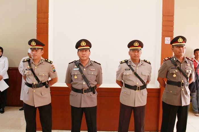 ​Polres Pasuruan Gelar Sertijab Kasat Reskrim dan Kapolsek Lumbang