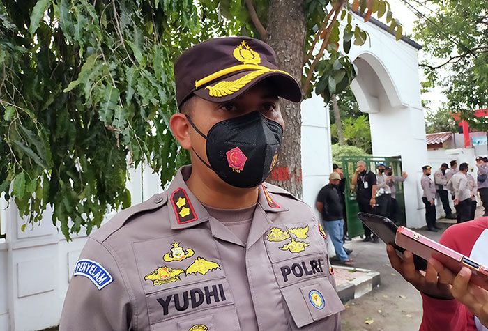 Siswi SMAN 1 Srengat Blitar Diduga Bunuh diri Karena Asmara Siswi SMAN 1 Srengat Blitar Diduga Bunuh diri Karena Asmara