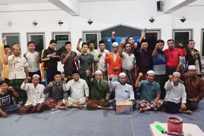 Usai Jumatan, Ribuan Warga Manyar Bakal Demo Pabrik PT. Jebe Coco Usai Jumatan, Ribuan Warga Manyar Bakal Demo Pabrik PT. Jebe Coco