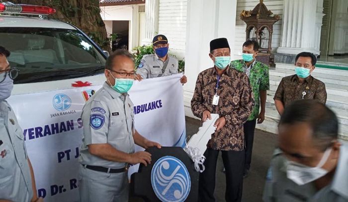 Peduli Kesehatan, Jasa Raharja Jatim Sumbang Ambulans untuk RSUD Tuban