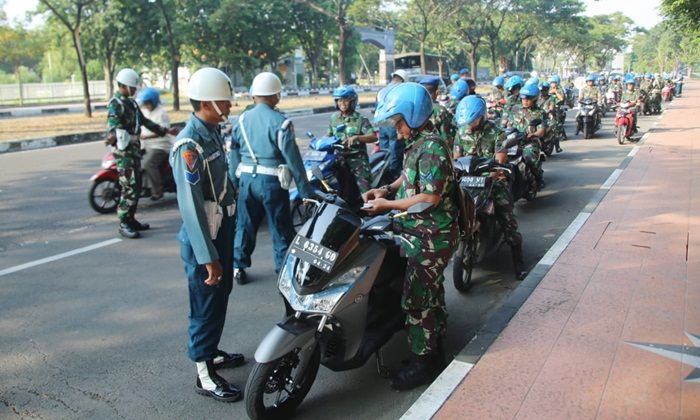 Jelang Cuti Bersama, POM Koarmada II Gelar Razia Kelengkapan Surat Berkendara Jelang Cuti Bersama, POM Koarmada II Gelar Razia Kelengkapan Surat Berkendara