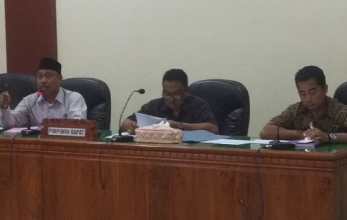 Ribut Keabsahan SKT di Trenggalek, Dewan: Tenaga SKT Harus Dihadirkan saat Klarifikasi Ribut Keabsahan SKT di Trenggalek, Dewan: Tenaga SKT Harus Dihadirkan saat Klarifikasi