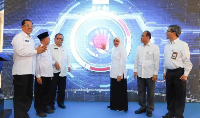 2.000 KK di Pulau Madura Dapat Listrik Gratis, Khofifah Percepat 2020 Seluruh Jatim Teraliri Listrik