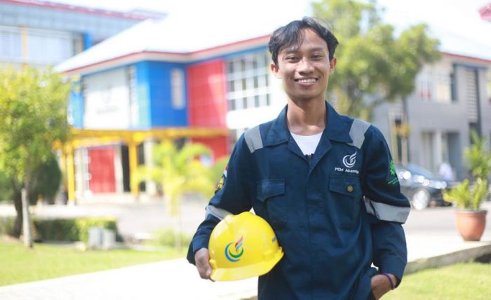 Puluhan Pemuda Ring Satu GRR Tuban Penerima Beasiswa Dikaryakan di Kilang Pertamina Puluhan Pemuda Ring Satu GRR Tuban Penerima Beasiswa Dikaryakan di Kilang Pertamina