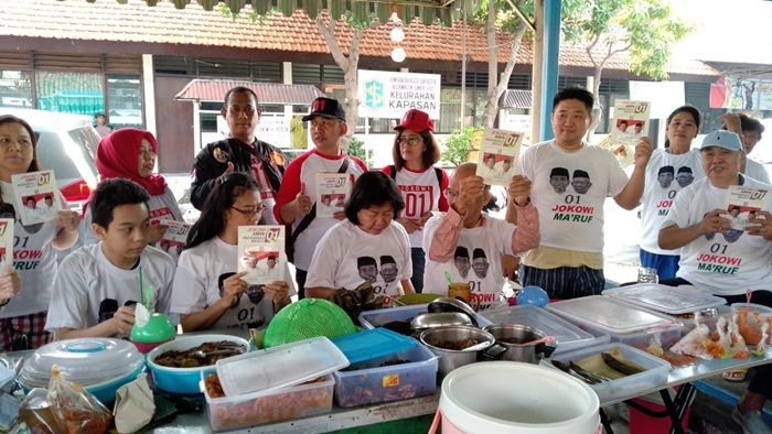 Pendukung Capres 01 Blusukan di Kampung Pecinan