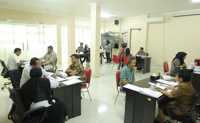Kanwil Kemenkumham Jatim Gelar Wawancara untuk 6 Pemohon Kewarganegaraan Indonesia Kanwil Kemenkumham Jatim Gelar Wawancara untuk 6 Pemohon Kewarganegaraan Indonesia