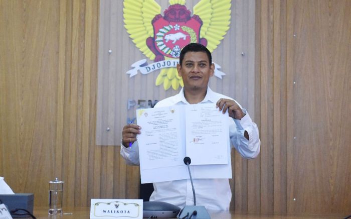 Wali Kota Kediri Tanda Tangani MoU Dengan Jonan, Tes IELTS Tidak Perlu ke Luar Kota Wali Kota Kediri Tanda Tangani MoU Dengan Jonan, Tes IELTS Tidak Perlu ke Luar Kota