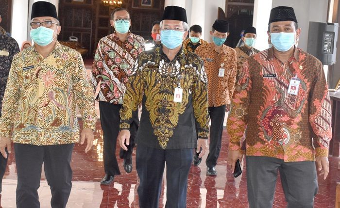 Hadiri Semaan Al Quran, Pjs Bupati Mojokerto: Baca Quran Bisa Perkuat Imun Hadiri Semaan Al Quran, Pjs Bupati Mojokerto: Baca Quran Bisa Perkuat Imun