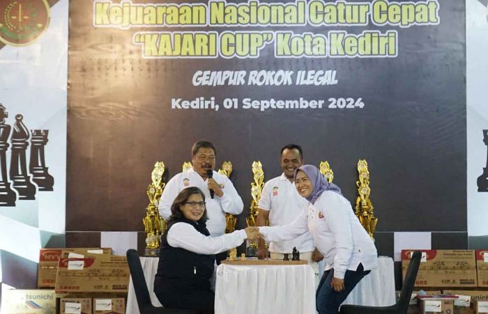 Buka Kejurnas Catur Cepat Kajari Cup 2024, Pj Wali Kota Kediri Harap Bisa Jadi Agenda Tahunan Buka Kejurnas Catur Cepat Kajari Cup 2024, Pj Wali Kota Kediri Harap Bisa Jadi Agenda Tahunan