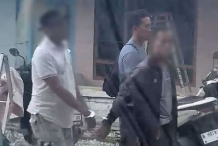 Pelaku Kocar-kacir saat Polres Bangkalan Gerebek Arena Judi Sabung Ayam