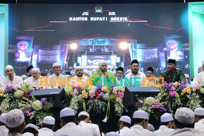 Peringati HUT ke-49 Pemkab, Bupati Gresik Gelar Sholawatan Bersama Habib Syech Peringati HUT ke-49 Pemkab, Bupati Gresik Gelar Sholawatan Bersama Habib Syech