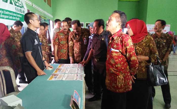 Ratusan Pencaker Ikuti Job Fair Disnaker Kabupaten Blitar Ratusan Pencaker Ikuti Job Fair Disnaker Kabupaten Blitar