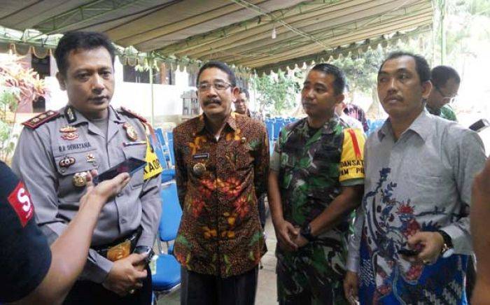 Dandim Sumenep Minta Paslon Legowo Terima Hasil Pilkada Sementara Dandim Sumenep Minta Paslon Legowo Terima Hasil Pilkada Sementara