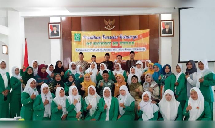 Tekan Angka Perceraian, Kader Fatayat NU Tuban Dilatih Jadi Konselor Keluarga Tekan Angka Perceraian, Kader Fatayat NU Tuban Dilatih Jadi Konselor Keluarga