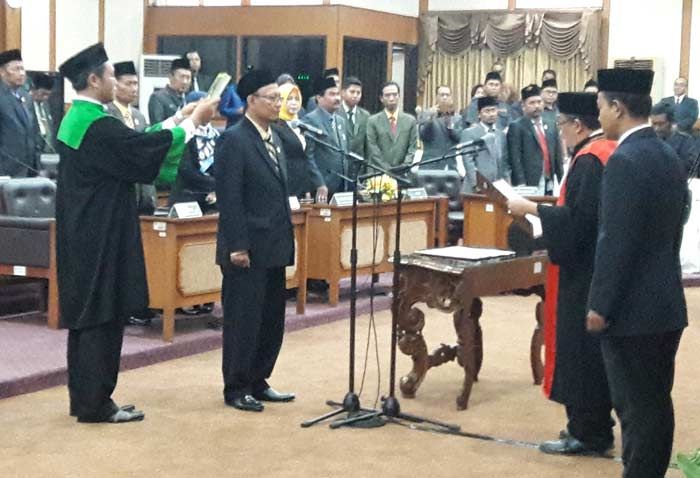 Nurhamim Dikukuhkan Jadi Ketua DPRD Gresik Nurhamim Dikukuhkan Jadi Ketua DPRD Gresik