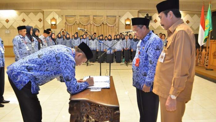 Sekda Andhy Dikukuhkan Jadi Ketua Korpri Gresik Sekda Andhy Dikukuhkan Jadi Ketua Korpri Gresik
