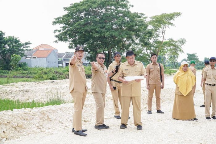 Bupati Lamongan Pastikan Pembangunan Ruang Publik Kagama Sesuai Target Bupati Lamongan Pastikan Pembangunan Ruang Publik Kagama Sesuai Target