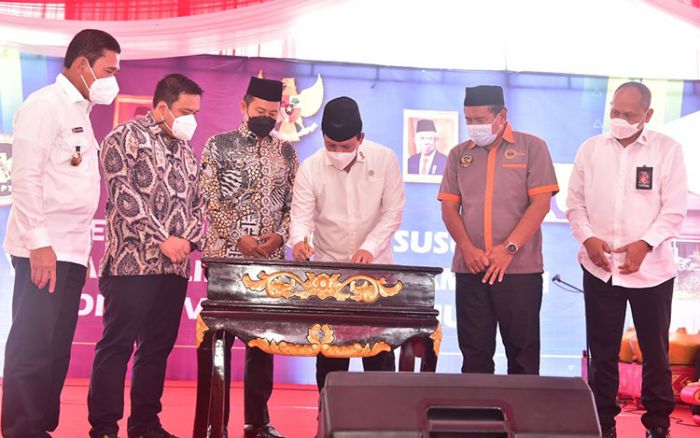 Kepala BNPT Resmikan Rusun YLP di Desa Tenggulun Lamongan Kepala BNPT Resmikan Rusun YLP di Desa Tenggulun Lamongan