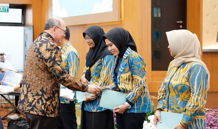 Pj Sekdaprov Jatim Apresiasi Peran Pilar Sosial Jatim dalam Tingkatkan Kesejahteraan Masyarakat Pj Sekdaprov Jatim Apresiasi Peran Pilar Sosial Jatim dalam Tingkatkan Kesejahteraan Masyarakat