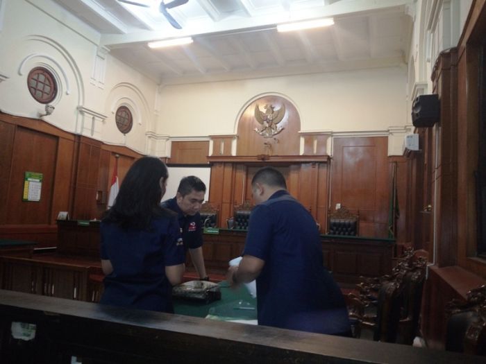 Sidang Lanjutan Kasus Prostitusi Online Digelar, Kuasa Hukum Vanessa Angel Bacakan Eksepsi Sidang Lanjutan Kasus Prostitusi Online Digelar, Kuasa Hukum Vanessa Angel Bacakan Eksepsi