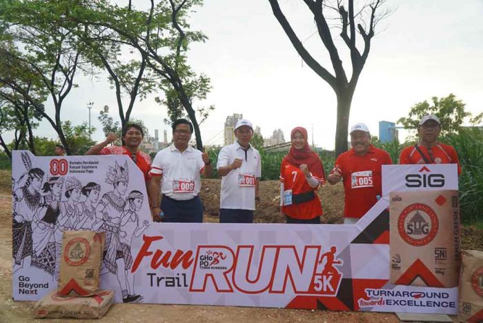 Rayakan HUT RI ke-80 dan Pendirian Pabrik Gresik ke-68, SIG Tuban Gelar Fun Trail Run Rayakan HUT RI ke-80 dan Pendirian Pabrik Gresik ke-68, SIG Tuban Gelar Fun Trail Run