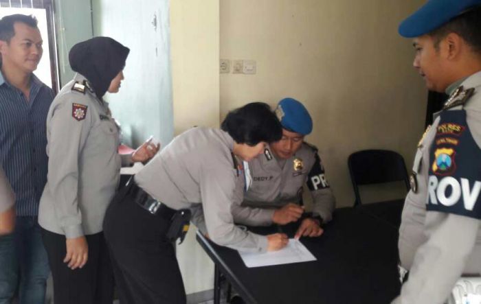 Dadakan, Jajaran Perwira Polres Batu Dites Urine Dadakan, Jajaran Perwira Polres Batu Dites Urine