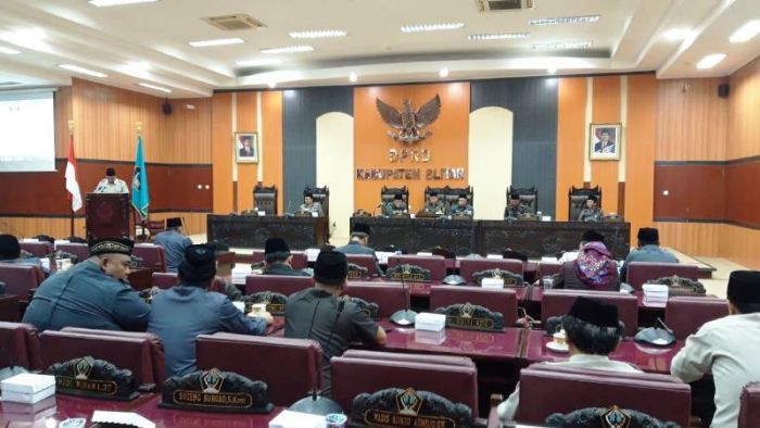 Bupati Blitar Hadiri Paripurna Penyampaian Pansus LKPJ Bupati 2018 