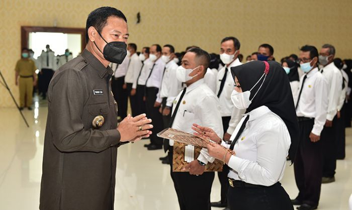 Lantik 348 Orang, Bupati Yuhronur Harap PPPK Jadi Teladan Penerapan Prokes 3M