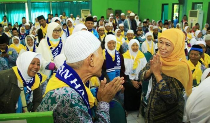 Dampingi Menag, Gubernur Khofifah Minta CJH Asal Jatim Sebarkan Pesan Perdamaian