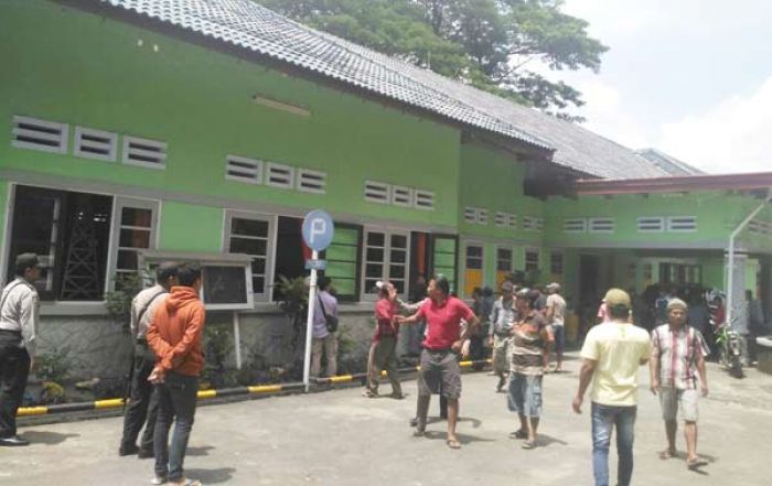 Sosialisasi Penertiban Sumur Tua oleh PT GCI Berlangsung Panas, Penambang Minta Solusi Konkret Sosialisasi Penertiban Sumur Tua oleh PT GCI Berlangsung Panas, Penambang Minta Solusi Konkret