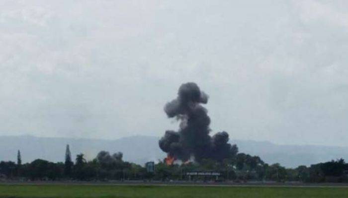 Pesawat TNI AU Jatuh di Yogya saat Akrobatik, Dua Pilot Tewas Pesawat TNI AU Jatuh di Yogya saat Akrobatik, Dua Pilot Tewas