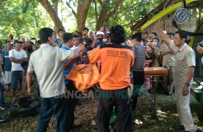 Mayat Bersimbah Darah Ditemukan Dalam Sumur Tua Lawangan Daya Pamekasan Mayat Bersimbah Darah Ditemukan Dalam Sumur Tua Lawangan Daya Pamekasan