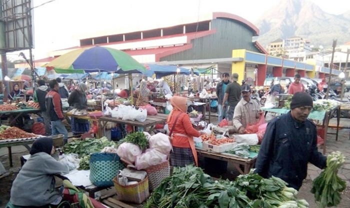 PT BWT Janji Rampungkan Pembangunan Pasar Sayur Batu sebelum Jatuh Tempo PT BWT Janji Rampungkan Pembangunan Pasar Sayur Batu sebelum Jatuh Tempo