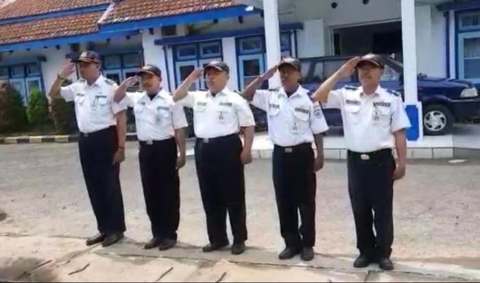 Hormat Bendera dan Nyanyi Lagu Nasional Sebulan, Hukuman Staf Dishub yang Kibarkan Bendera Terbalik