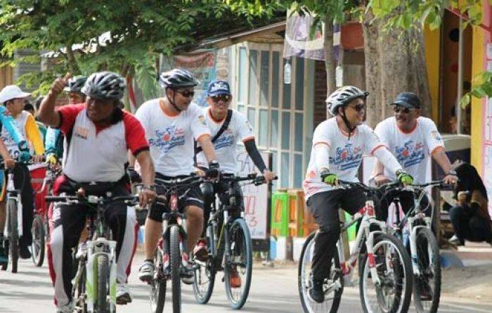 Kapolres-Forpimda Banyuwangi Fun Bike Bareng Kapolres-Forpimda Banyuwangi Fun Bike Bareng