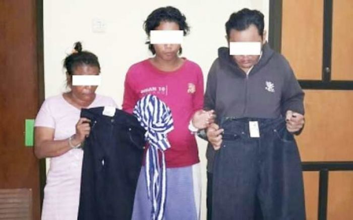 Pura-Pura Jadi Pembeli, 3 Pencuri ini Terekam CCTV Saat Ngutil di Toko Baju Pura-Pura Jadi Pembeli, 3 Pencuri ini Terekam CCTV Saat Ngutil di Toko Baju
