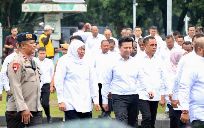Geladi Bersih Pelantikan Kepala Daerah, Khofifah-Emil Baris-berbaris dari Monas ke Istana Negara Geladi Bersih Pelantikan Kepala Daerah, Khofifah-Emil Baris-berbaris dari Monas ke Istana Negara