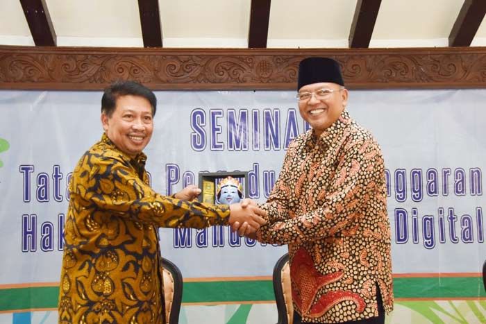 Bupati Malang Buka Seminar Tata Cara Pengaduan Pelanggaran HAM Digital Bupati Malang Buka Seminar Tata Cara Pengaduan Pelanggaran HAM Digital