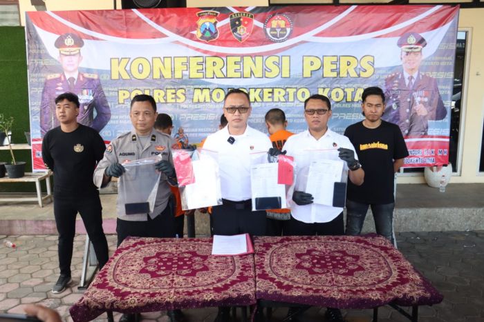 Polres Mojokerto Kota Amankan 3 Pelaku Penggelapan 5 Unit Mobil Rental Polres Mojokerto Kota Amankan 3 Pelaku Penggelapan 5 Unit Mobil Rental