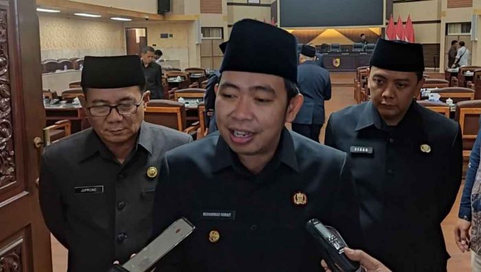 Resmikan Puluhan Ribu Beasiswa, Bupati Jember Pastikan Semua Anak Bisa Dapat Pendidikan Gratis Resmikan Puluhan Ribu Beasiswa, Bupati Jember Pastikan Semua Anak Bisa Dapat Pendidikan Gratis