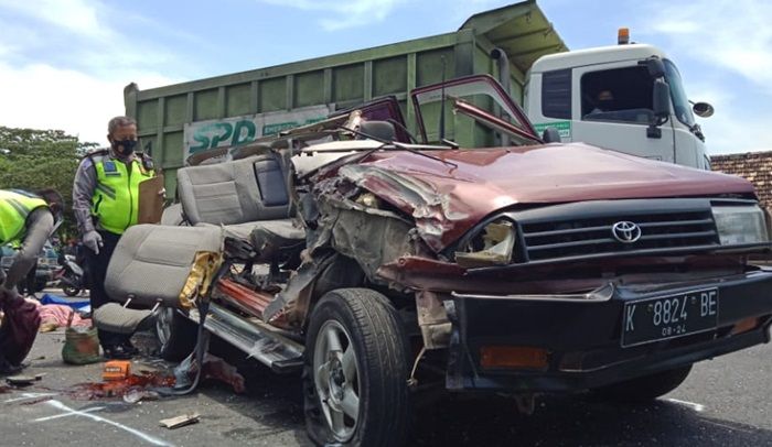 Berikut Nama-nama Korban Tewas Kecelakaan Maut Kijang Vs Truk di Pantura Tuban Berikut Nama-nama Korban Tewas Kecelakaan Maut Kijang Vs Truk di Pantura Tuban