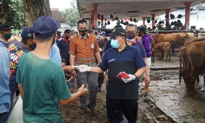 ​Rentan Jadi Pintu Masuk Covid-19, Wali Kota Blitar Pimpin Sidak di Pasar Hewan Dimoro