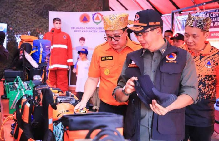 Pj Gubernur Jatim Jadi Pembicara di Sarasehan Gelar Peralatan Penanggulangan Bencana 2024 Pj Gubernur Jatim Jadi Pembicara di Sarasehan Gelar Peralatan Penanggulangan Bencana 2024