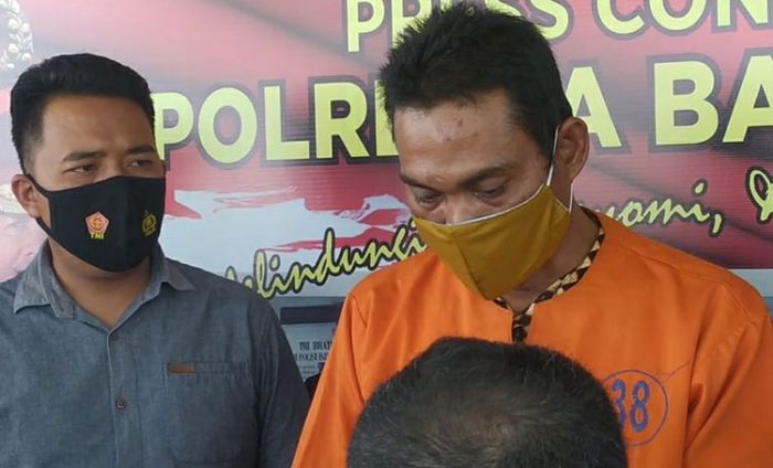 Cemburu Buta, ​Suami di Banyuwangi Bacok Istri Siri dengan Parang