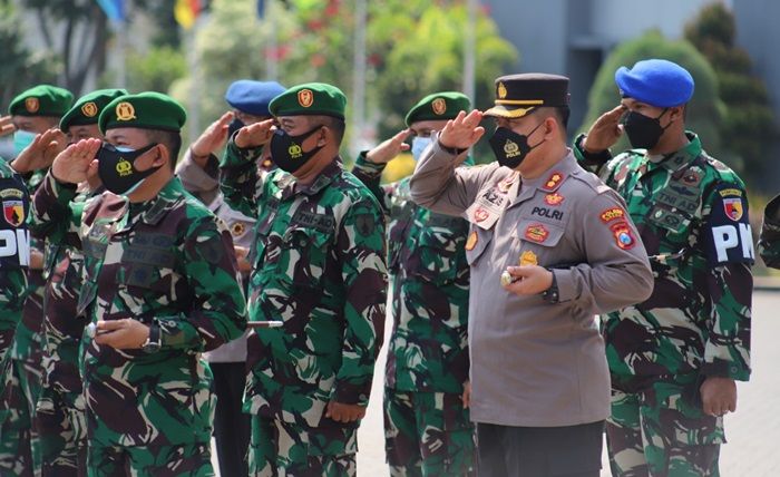 Polres Gresik Ikuti Apel Gelar Pasukan Pengamanan Kunjungan Kerja Presiden RI ke JIIPE Polres Gresik Ikuti Apel Gelar Pasukan Pengamanan Kunjungan Kerja Presiden RI ke JIIPE
