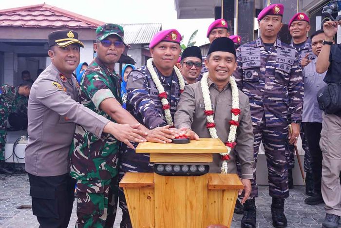 Plt Wali Kota Pasuruan Hadiri Peresmian Kampung Bahari Nusantara di Kelurahan Tambaan Plt Wali Kota Pasuruan Hadiri Peresmian Kampung Bahari Nusantara di Kelurahan Tambaan