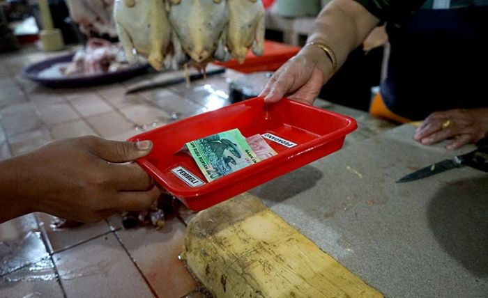 Cara Pemkot Surabaya Bangun Pasar Tangguh, Mulai Pakai Tirai Hingga Nampan Cara Pemkot Surabaya Bangun Pasar Tangguh, Mulai Pakai Tirai Hingga Nampan