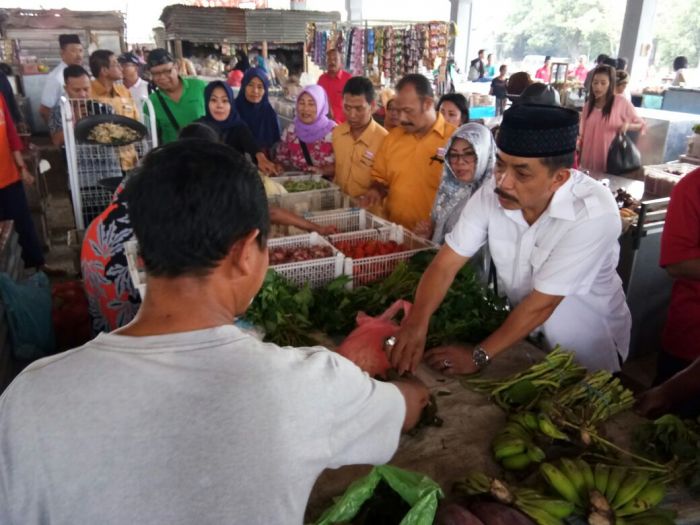 Blusukan ke Pasar Peterongan dan Mojoagung, Gus Syaf Sapa Pedagang dan Warga