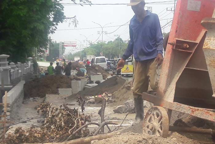 Ketua DPRD Gresik Sorot Proyek Box Culvert di Jalan Dr. Wahidin