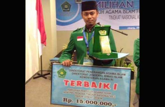Mukhlis, Juara Penyuluh Agama Islam Teladan Nasional 2018